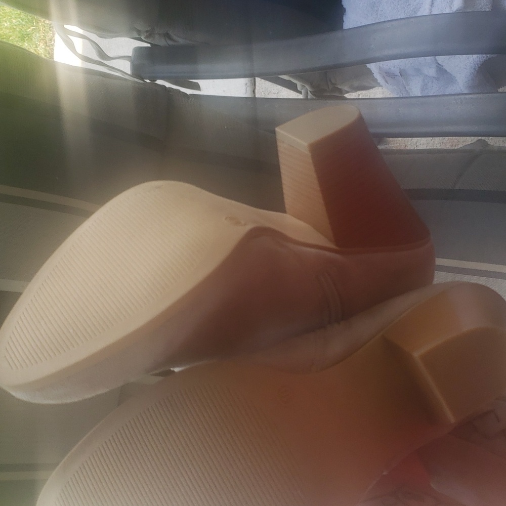 Boots - Picture 3 of 3
